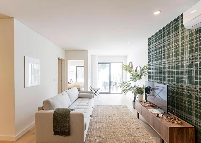 Paraiso -1b W/ Ac & Patio By Lovelystay * 포르투