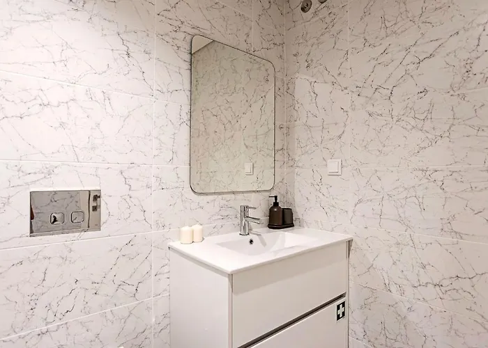 Paraiso -1b W/ Ac & Patio By Lovelystay 포르투