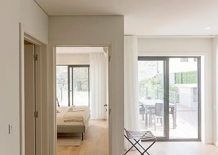 Paraiso -1b W/ Ac & Patio By Lovelystay