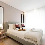 Paraiso -1b W/ Ac & Patio By Lovelystay