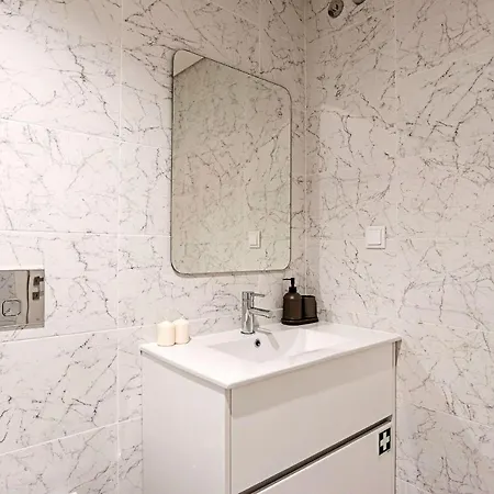 Paraiso -1b W/ Ac & Patio By Lovelystay Oporto