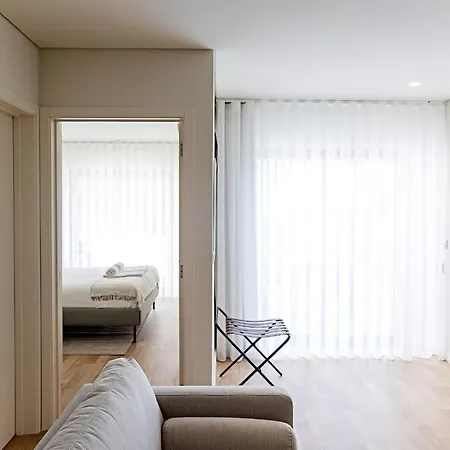 Paraiso -1b W/ Ac & Patio By Lovelystay بورتو