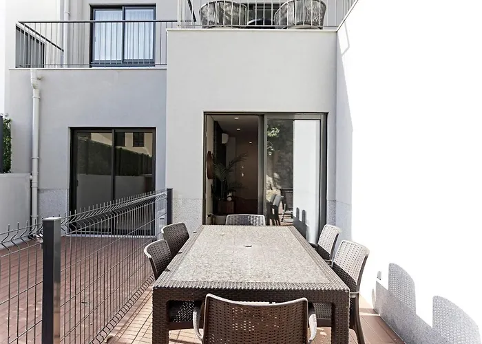 Paraiso -1b W/ Ac & Patio By Lovelystay