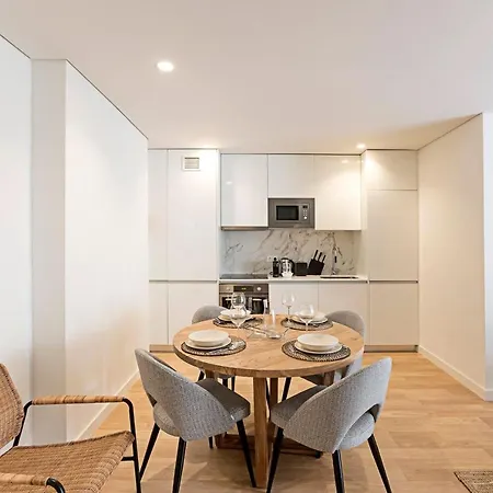 Paraiso -1b W/ Ac & Patio By Lovelystay Appartement Porto